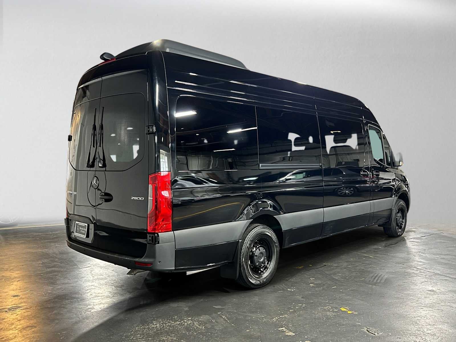 2024 Mercedes-Benz Sprinter Passenger Van 2500 High Roof I4 Diesel HO 170 RWD