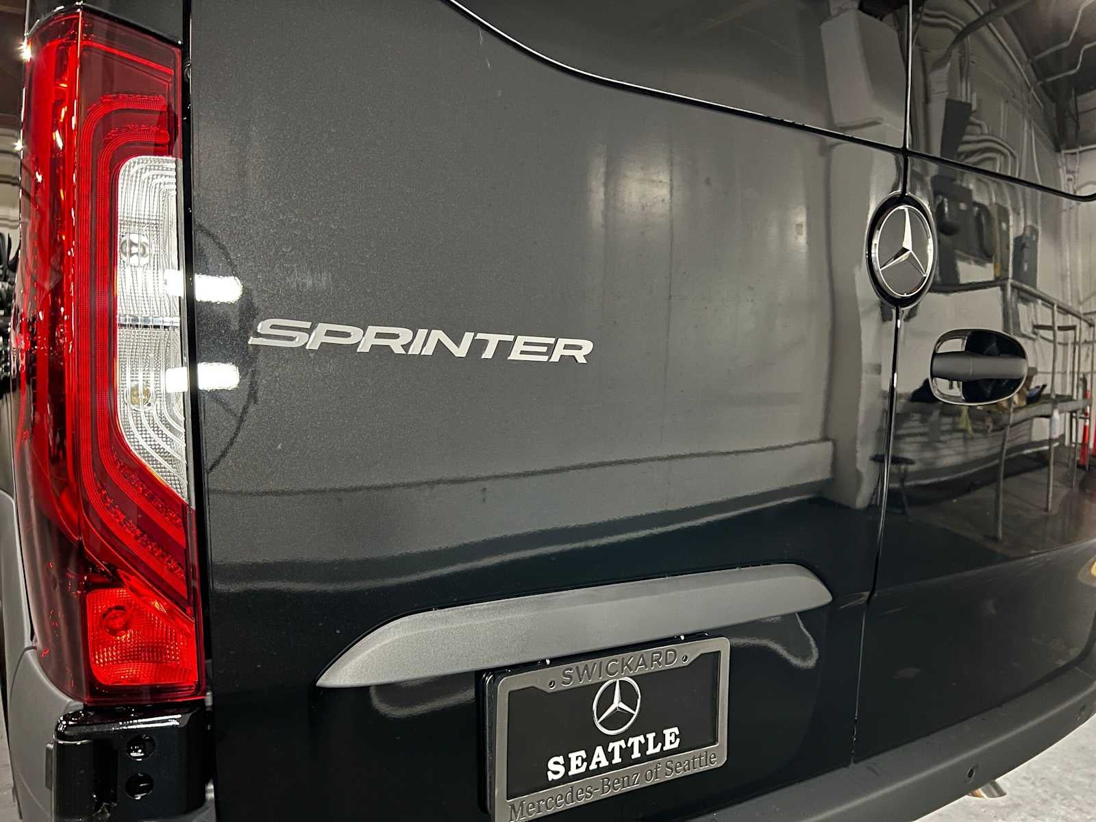 2026 Mercedes-Benz Sprinter Passenger Van 2500 High Roof I4 Diesel HO 170 RWD