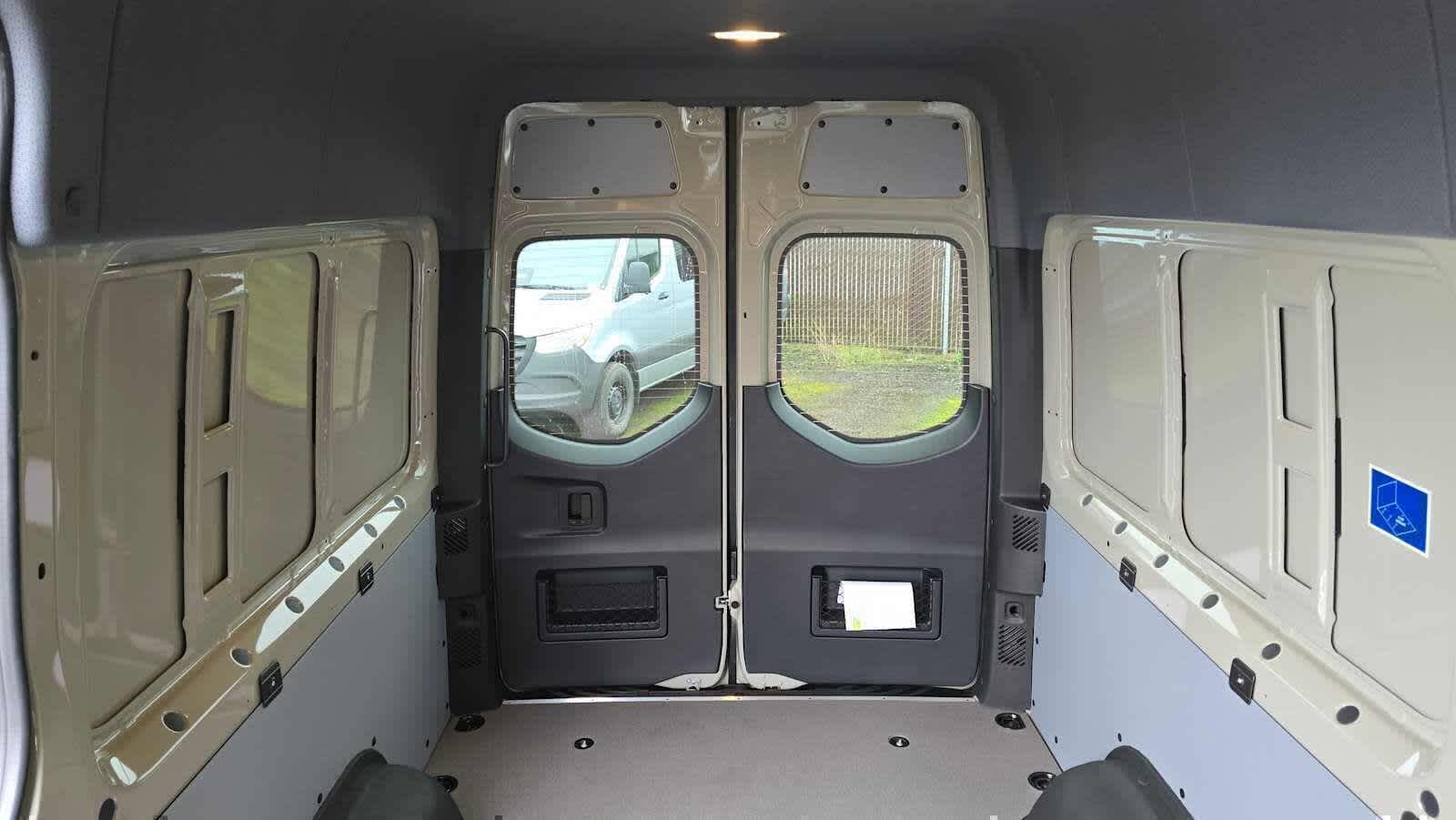 2026 Mercedes-Benz Sprinter 2500 Standard Roof I4 Diesel HO 144 AWD