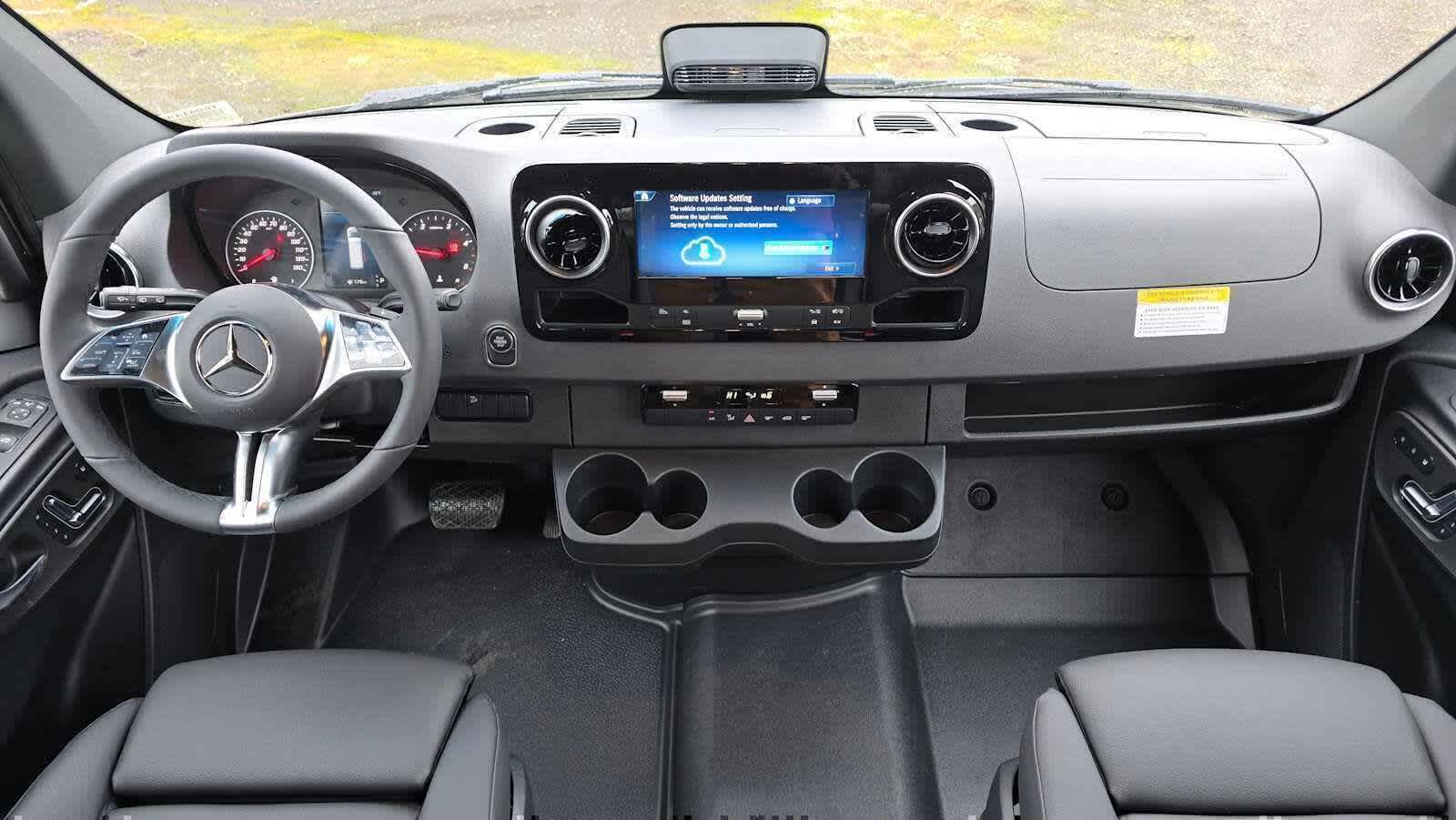 2026 Mercedes-Benz Sprinter 2500 Standard Roof I4 Diesel HO 144 AWD