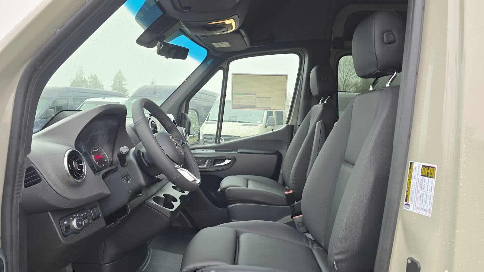 2026 Mercedes-Benz Sprinter 2500 Standard Roof I4 Diesel HO 144 AWD