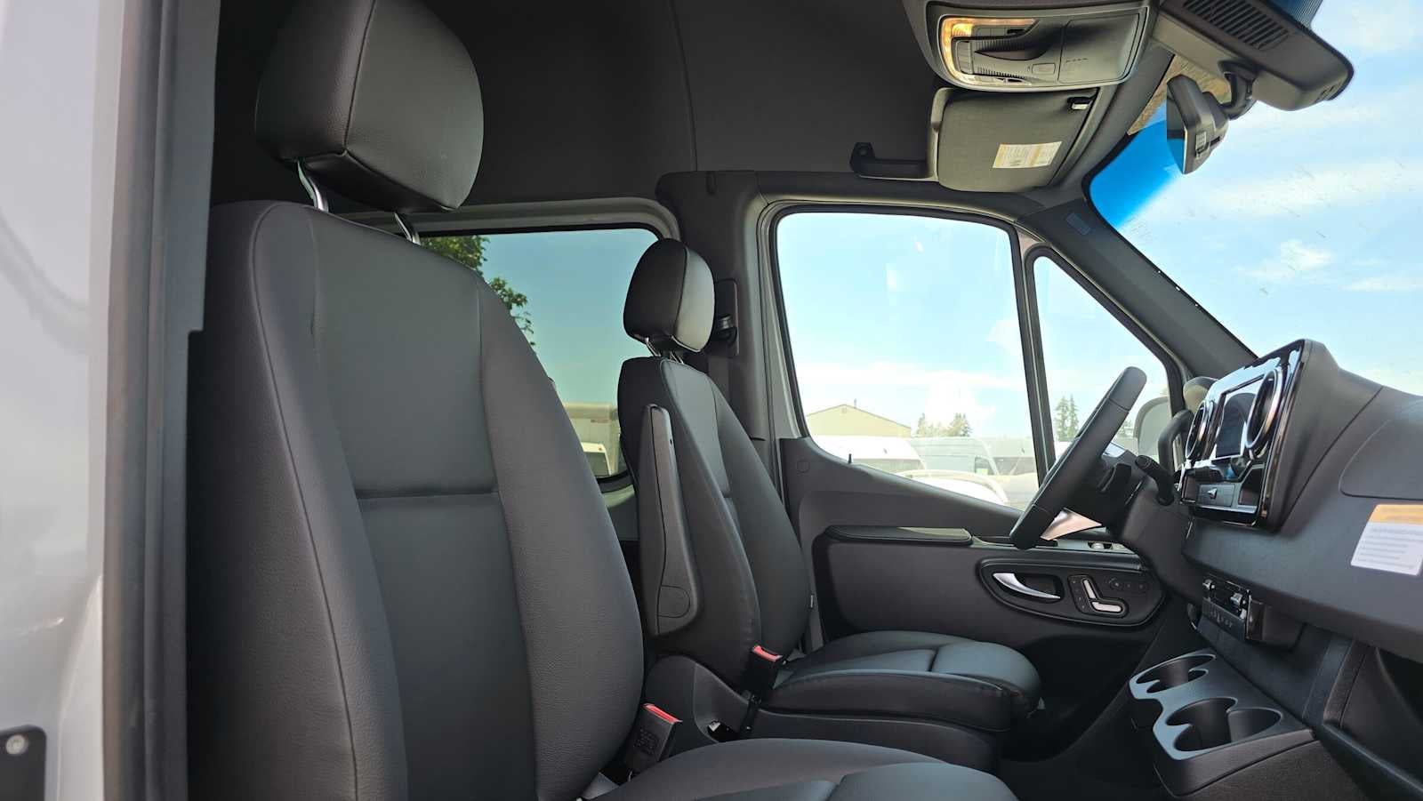 2026 Mercedes-Benz Sprinter 2500 Standard Roof I4 Diesel HO 144 AWD