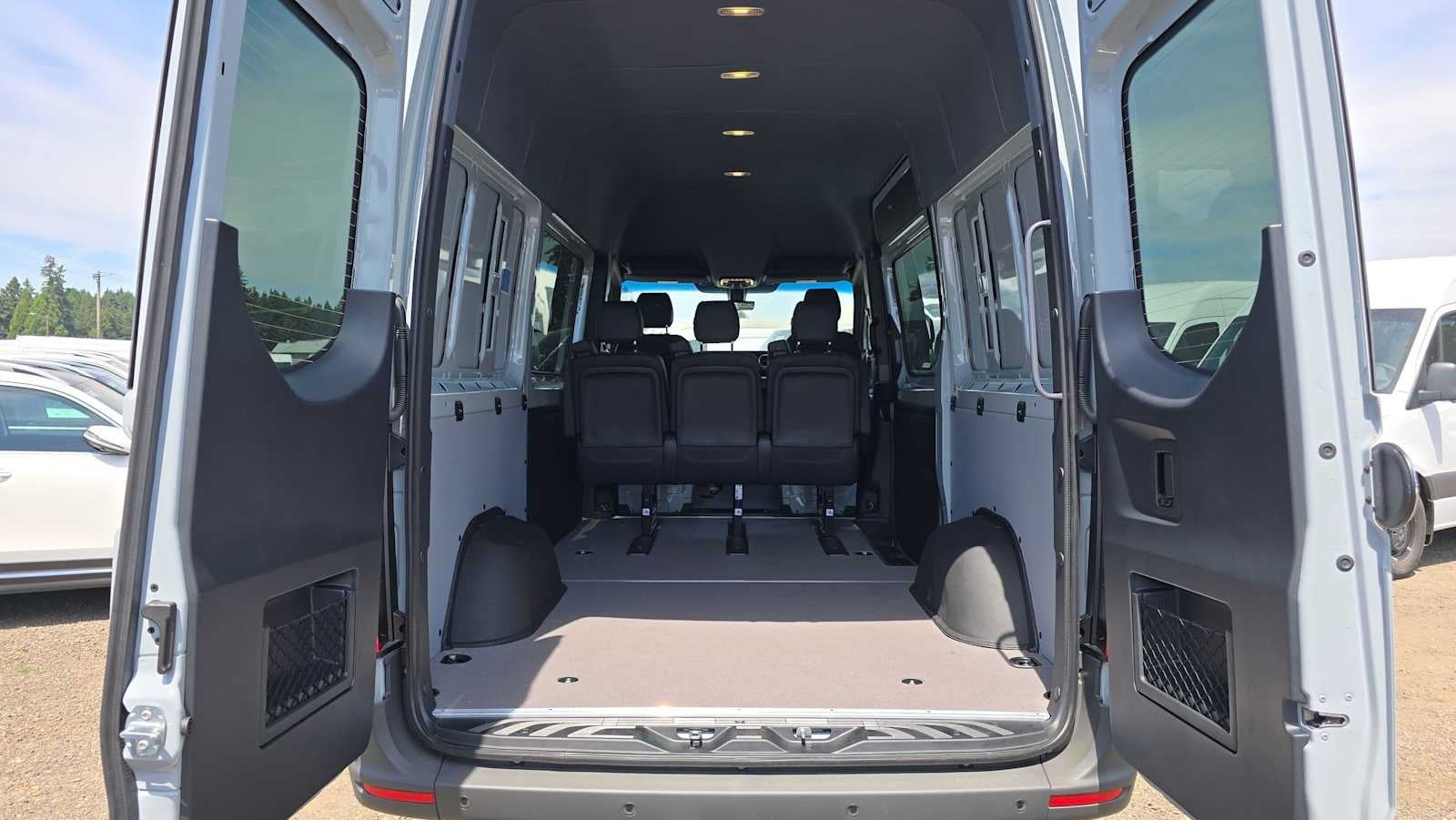 2026 Mercedes-Benz Sprinter 2500 Standard Roof I4 Diesel HO 144 AWD