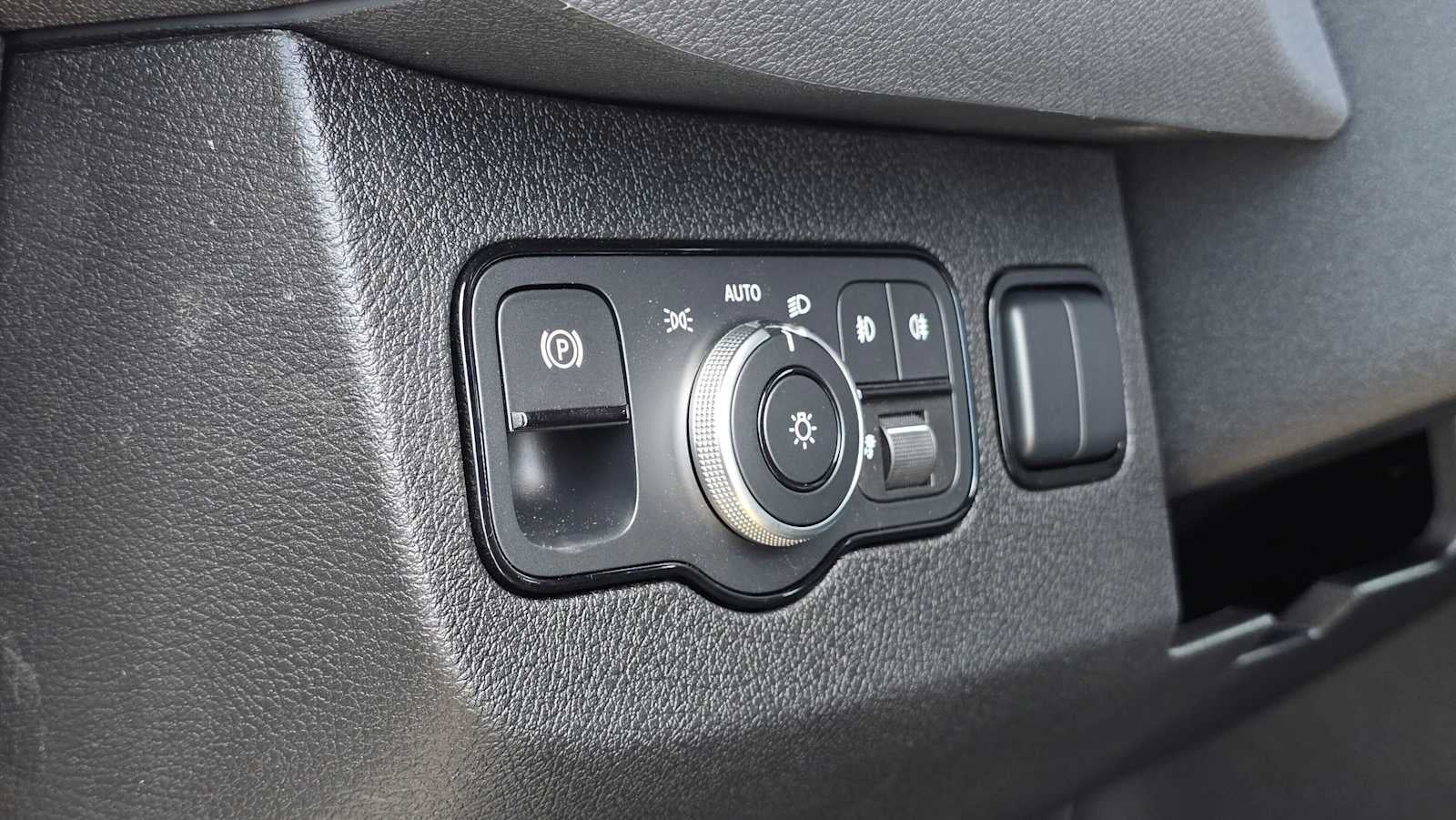 2026 Mercedes-Benz Sprinter 2500 Standard Roof I4 Diesel HO 144 AWD