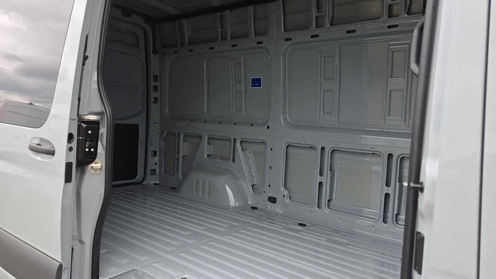 2026 Mercedes-Benz Sprinter 2500 Standard Roof I4 Diesel HO 144" AWD