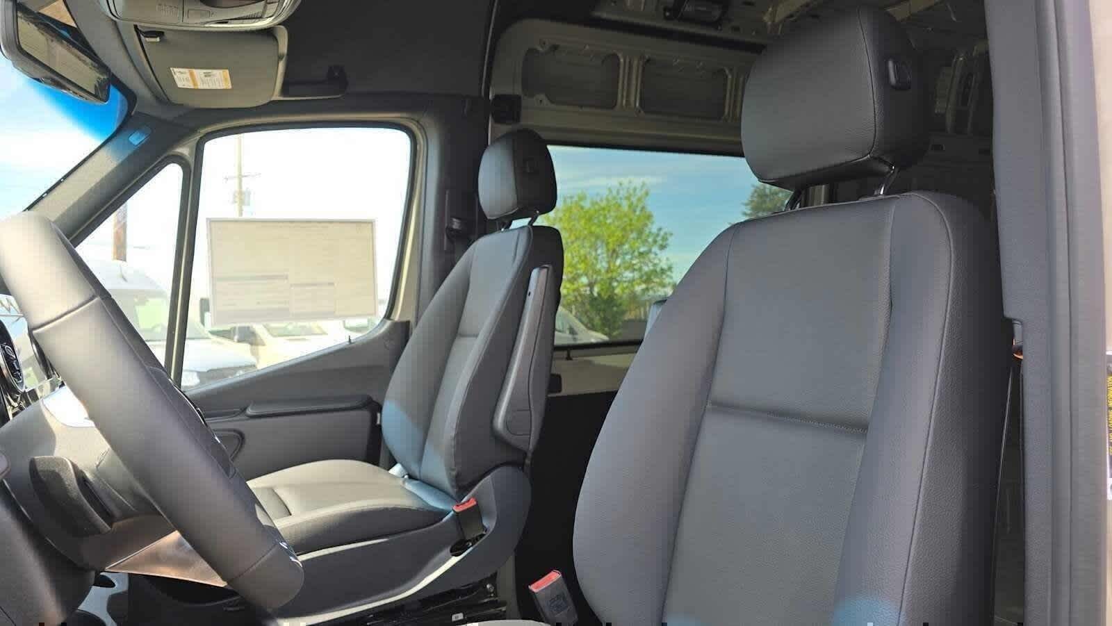 2026 Mercedes-Benz Sprinter 2500 Standard Roof I4 Diesel HO 144 AWD