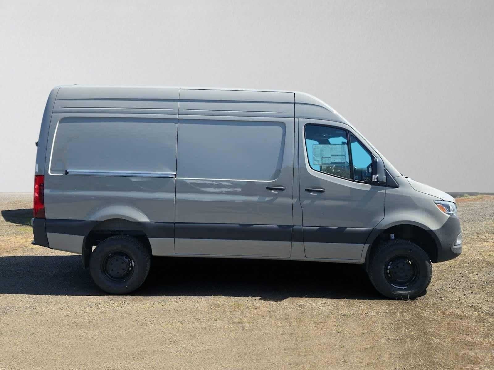 2026 Mercedes-Benz Sprinter 2500 Standard Roof I4 Diesel HO 144 AWD