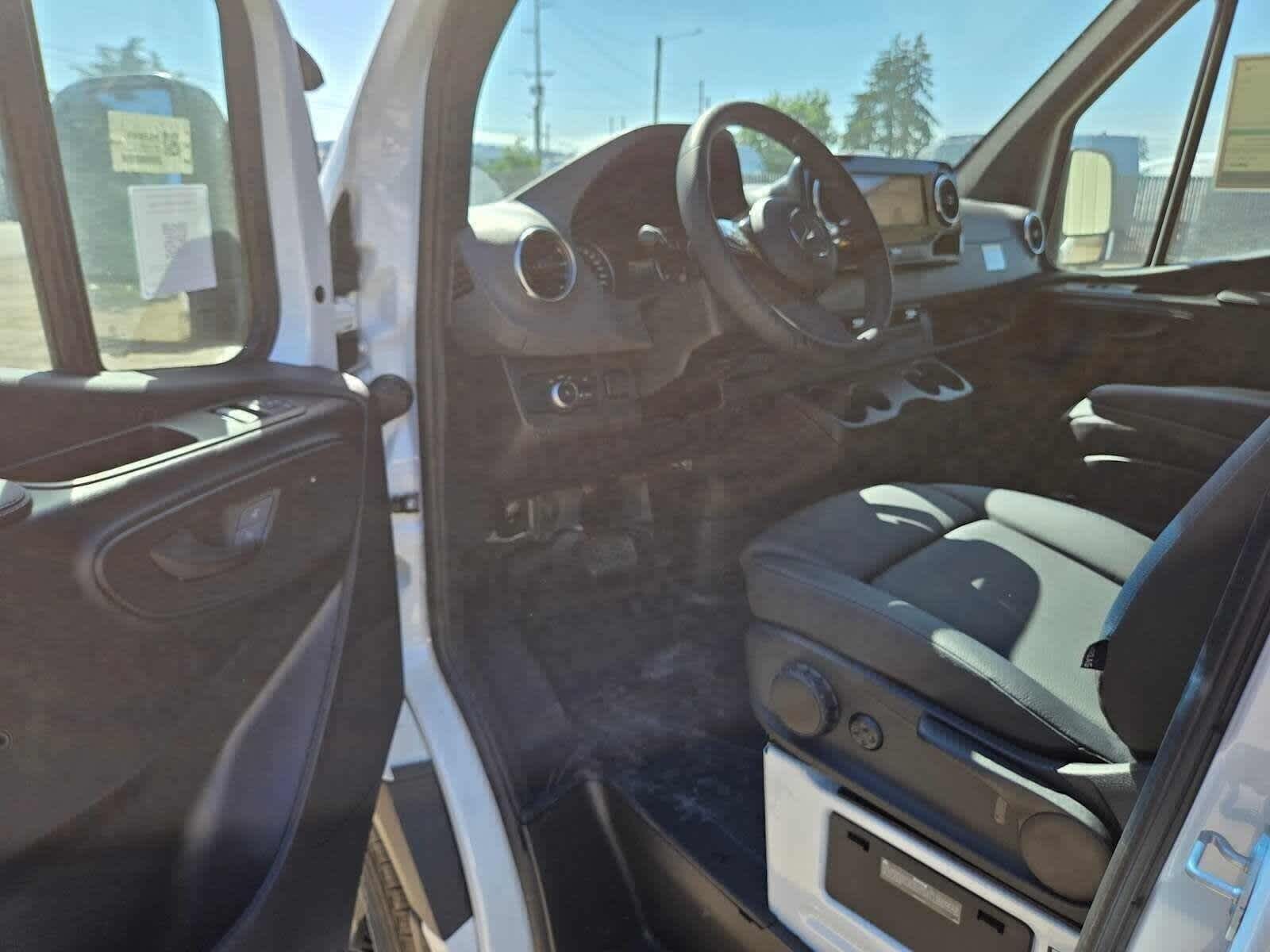 2026 Mercedes-Benz Sprinter 2500 Standard Roof I4 Diesel 144 RWD