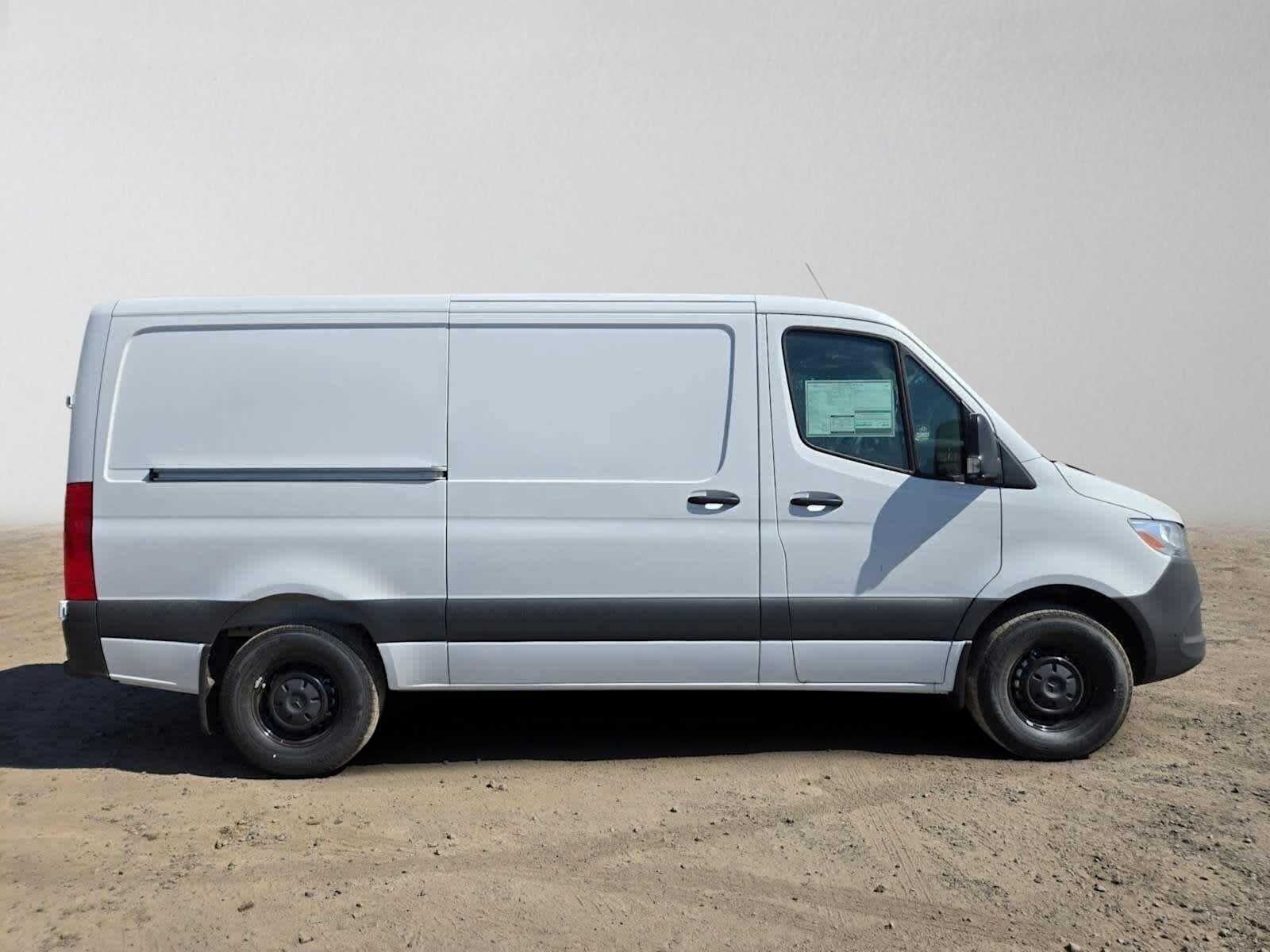 2026 Mercedes-Benz Sprinter 2500 Standard Roof I4 Diesel 144 RWD