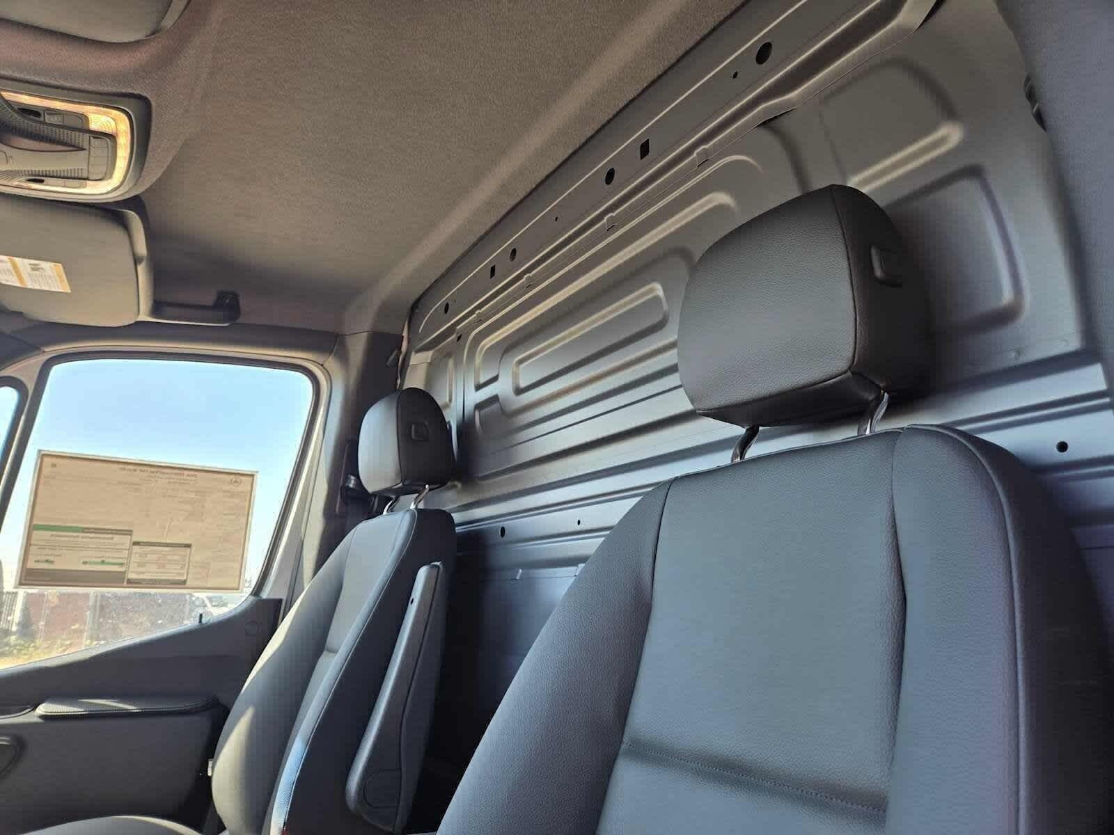2026 Mercedes-Benz Sprinter 2500 Standard Roof I4 Diesel 144 RWD