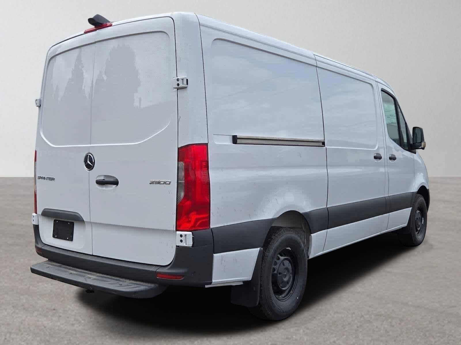 2026 Mercedes-Benz Sprinter 2500 Standard Roof I4 Diesel 144 RWD