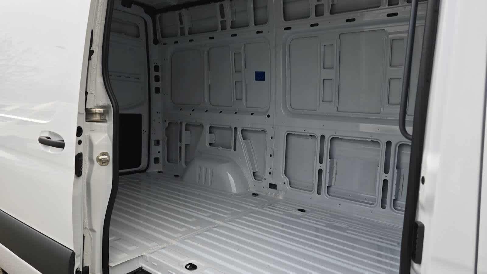 2025 Mercedes-Benz Sprinter Cargo Van 2500 Standard Roof I4 Diesel 144" RWD