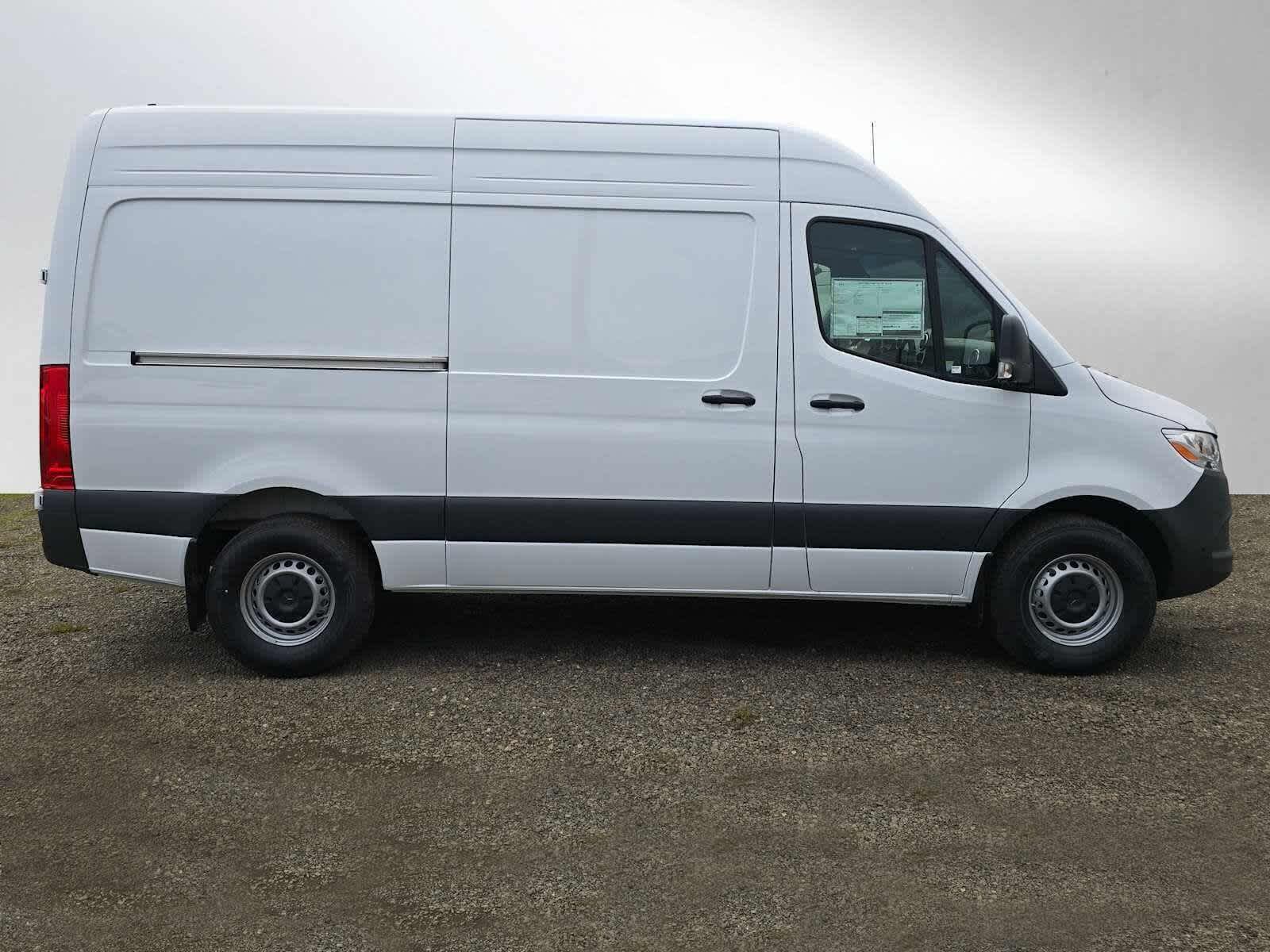 2025 Mercedes-Benz Sprinter Cargo Van 2500 Standard Roof I4 Diesel 144" RWD