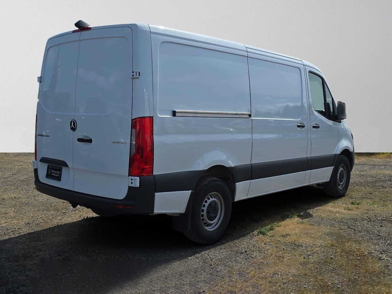 2025 Mercedes-Benz Sprinter Cargo Van 2500 Standard Roof I4 Diesel 144 RWD