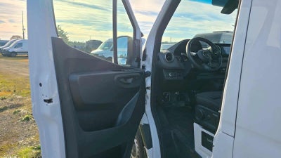 2025 Mercedes-Benz Sprinter Cargo Van 2500 Standard Roof I4 Diesel 144 RWD