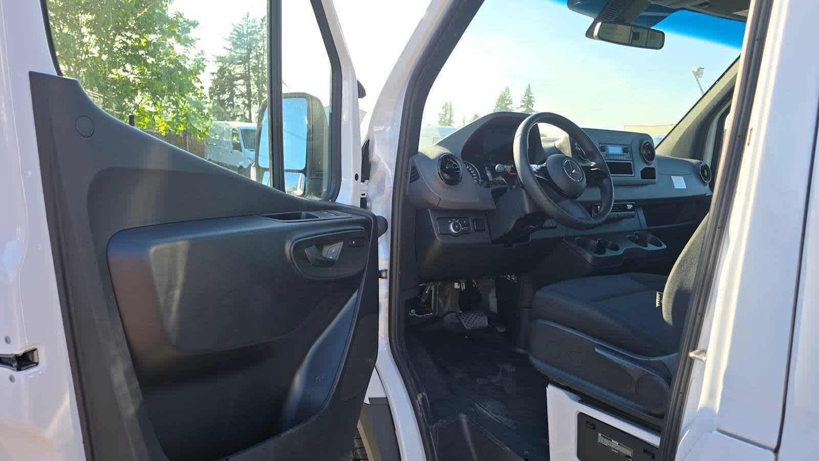 2025 Mercedes-Benz Sprinter Cargo Van 2500 Standard Roof I4 Diesel 144 RWD