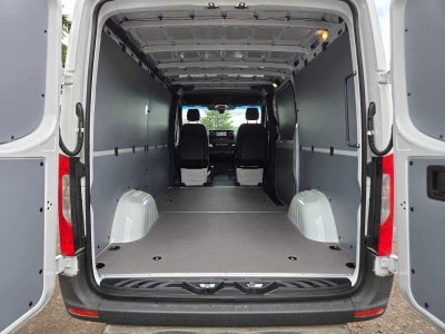 2026 Mercedes-Benz Sprinter 2500 Standard Roof I4 Diesel 144 RWD