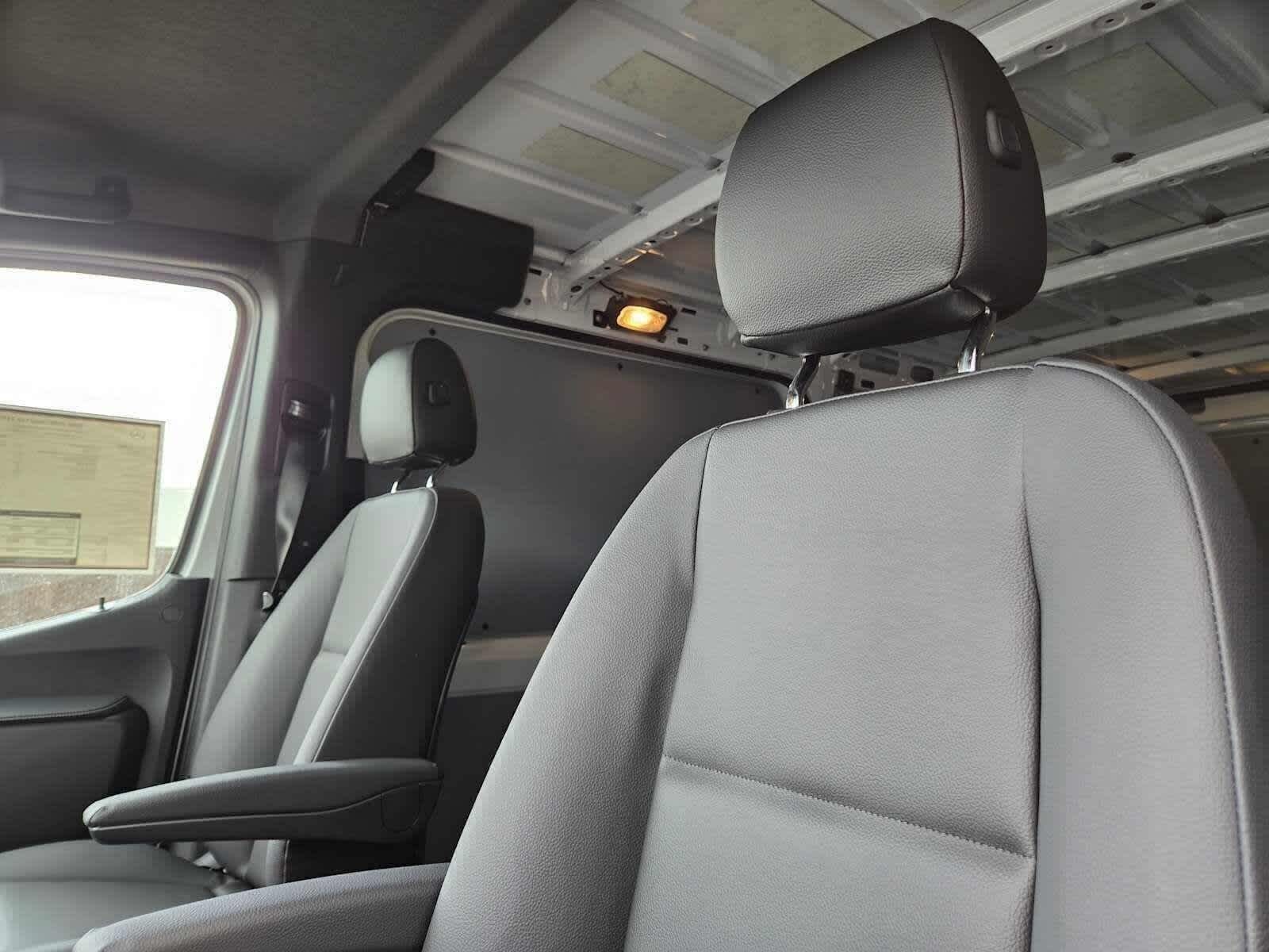 2026 Mercedes-Benz Sprinter 2500 Standard Roof I4 Diesel 144 RWD
