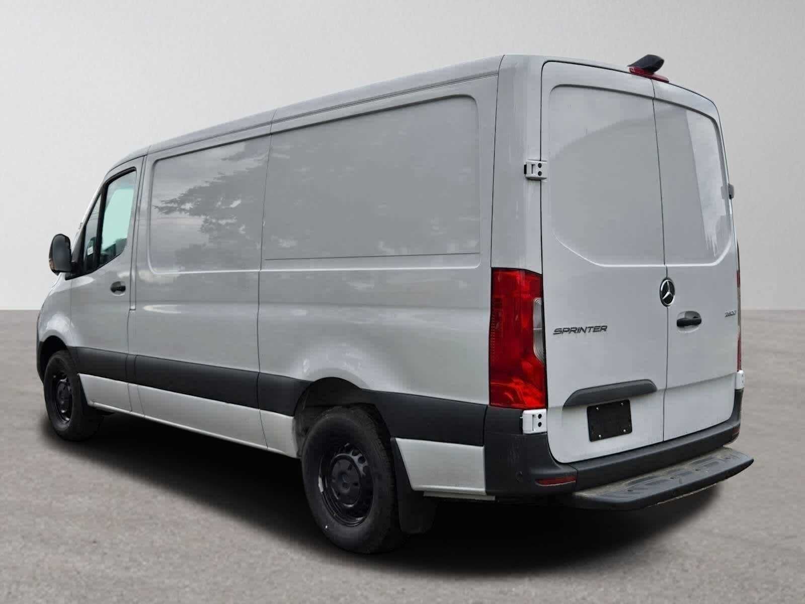 2026 Mercedes-Benz Sprinter 2500 Standard Roof I4 Diesel 144 RWD
