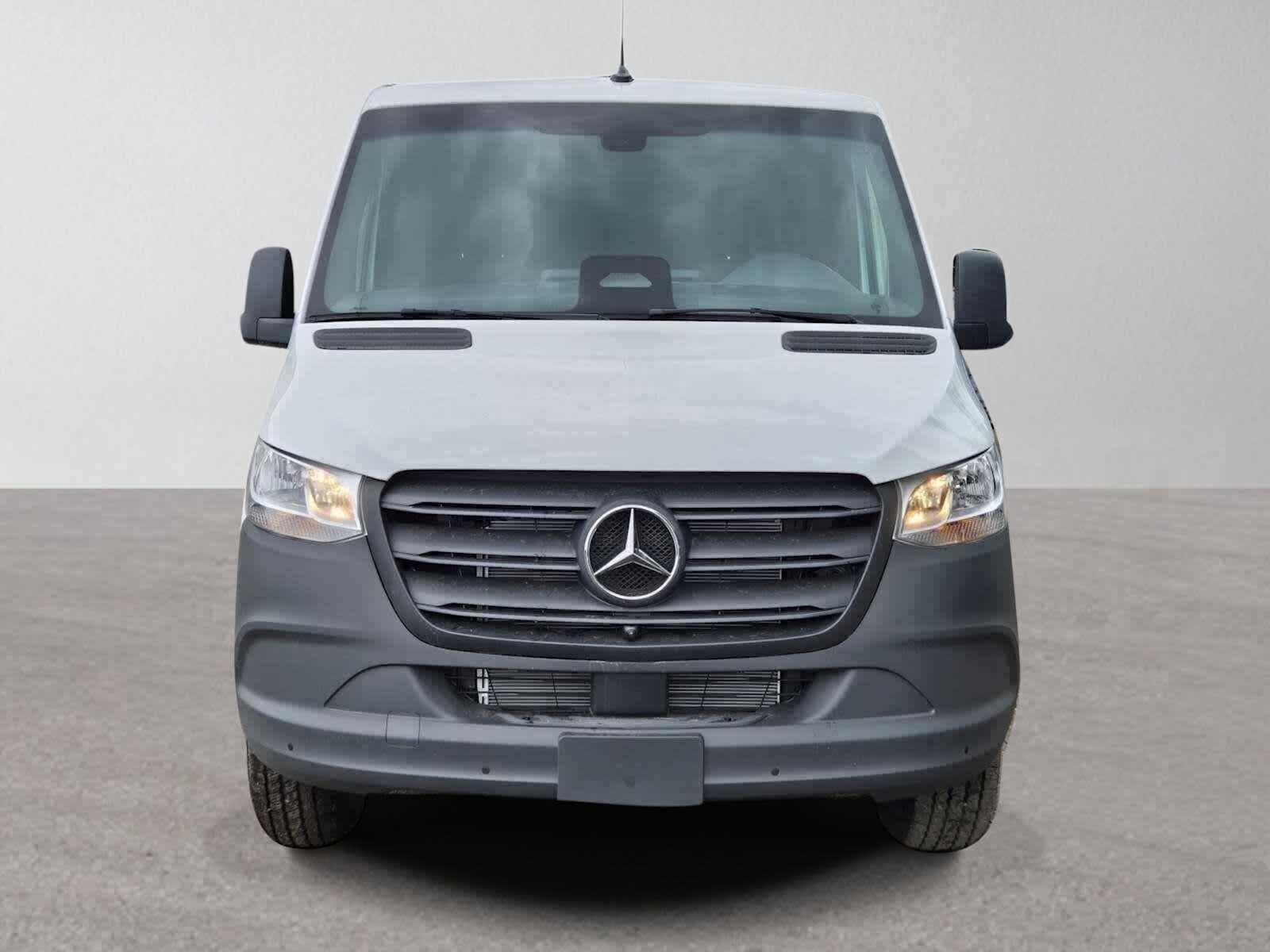 2026 Mercedes-Benz Sprinter 2500 Standard Roof I4 Diesel 144 RWD