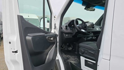 2026 Mercedes-Benz Sprinter 2500 Standard Roof I4 Diesel 144 RWD