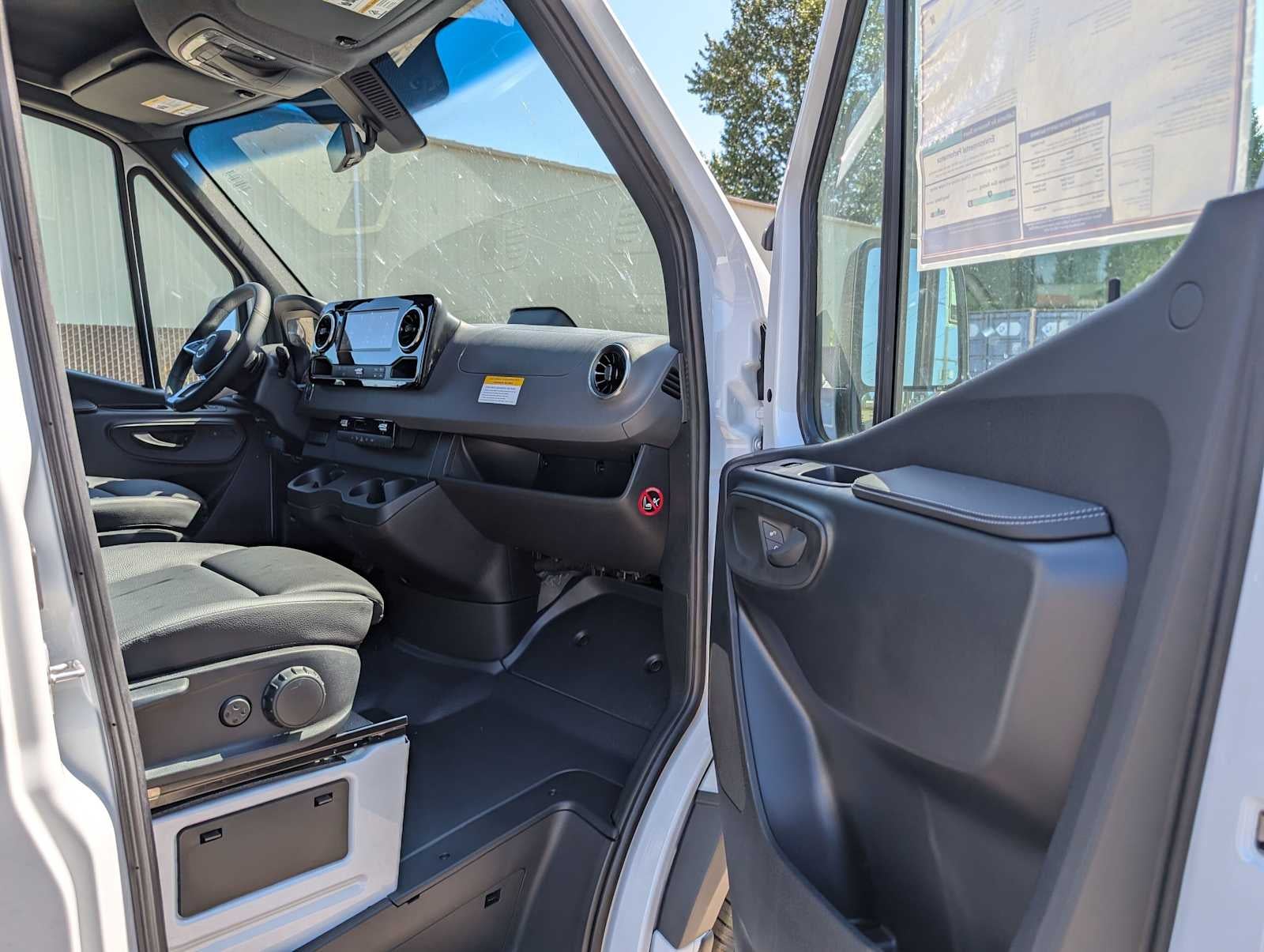 2026 Mercedes-Benz Sprinter 2500 Standard Roof I4 Diesel 144 RWD