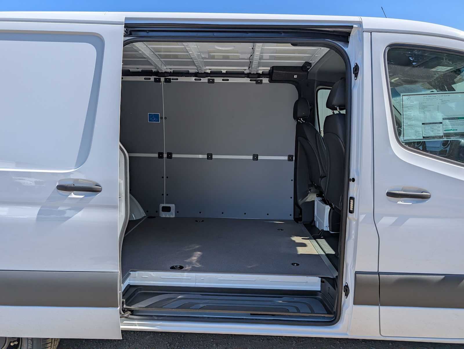 2026 Mercedes-Benz Sprinter 2500 Standard Roof I4 Diesel 144 RWD