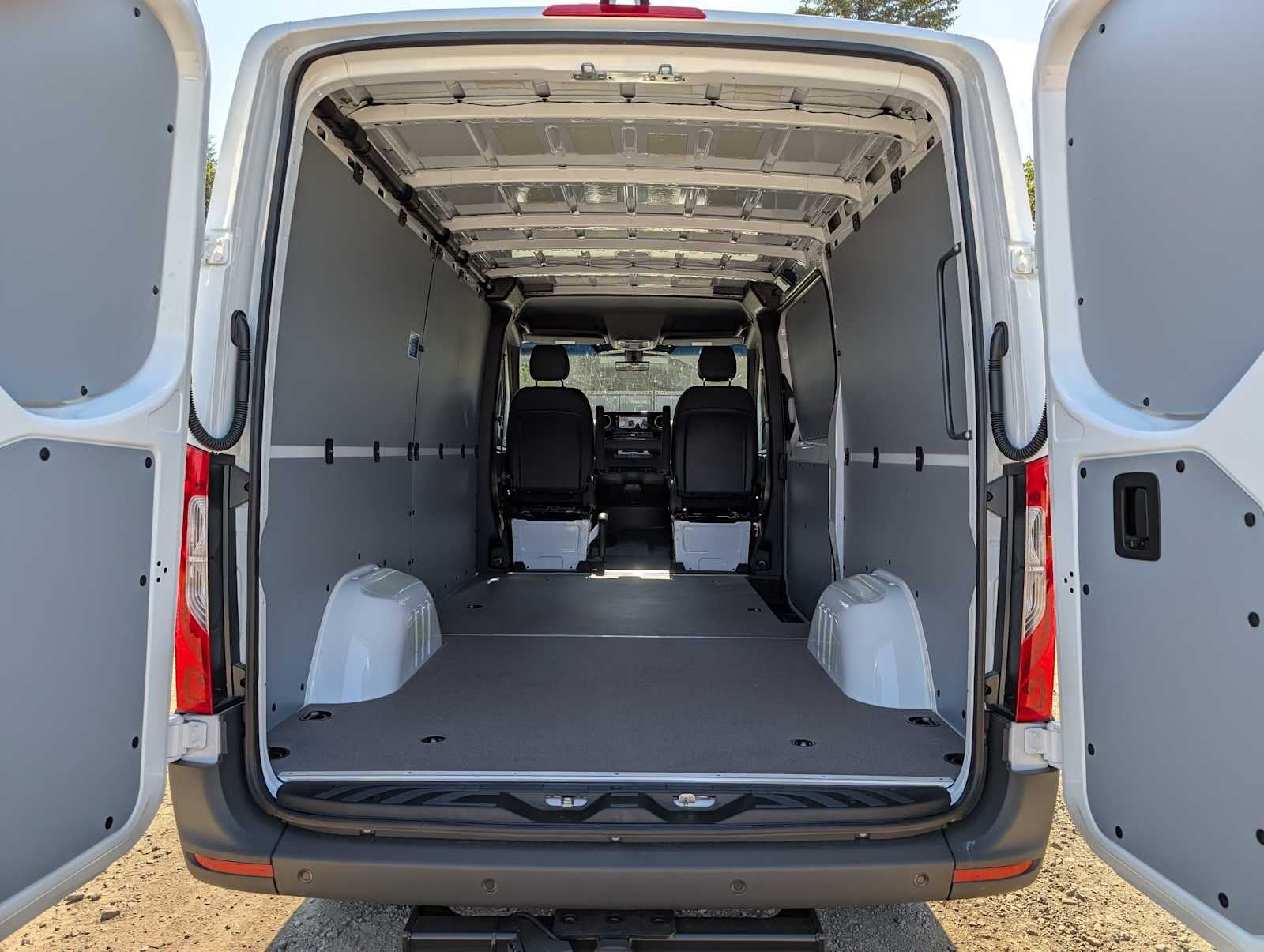 2026 Mercedes-Benz Sprinter 2500 Standard Roof I4 Diesel 144 RWD