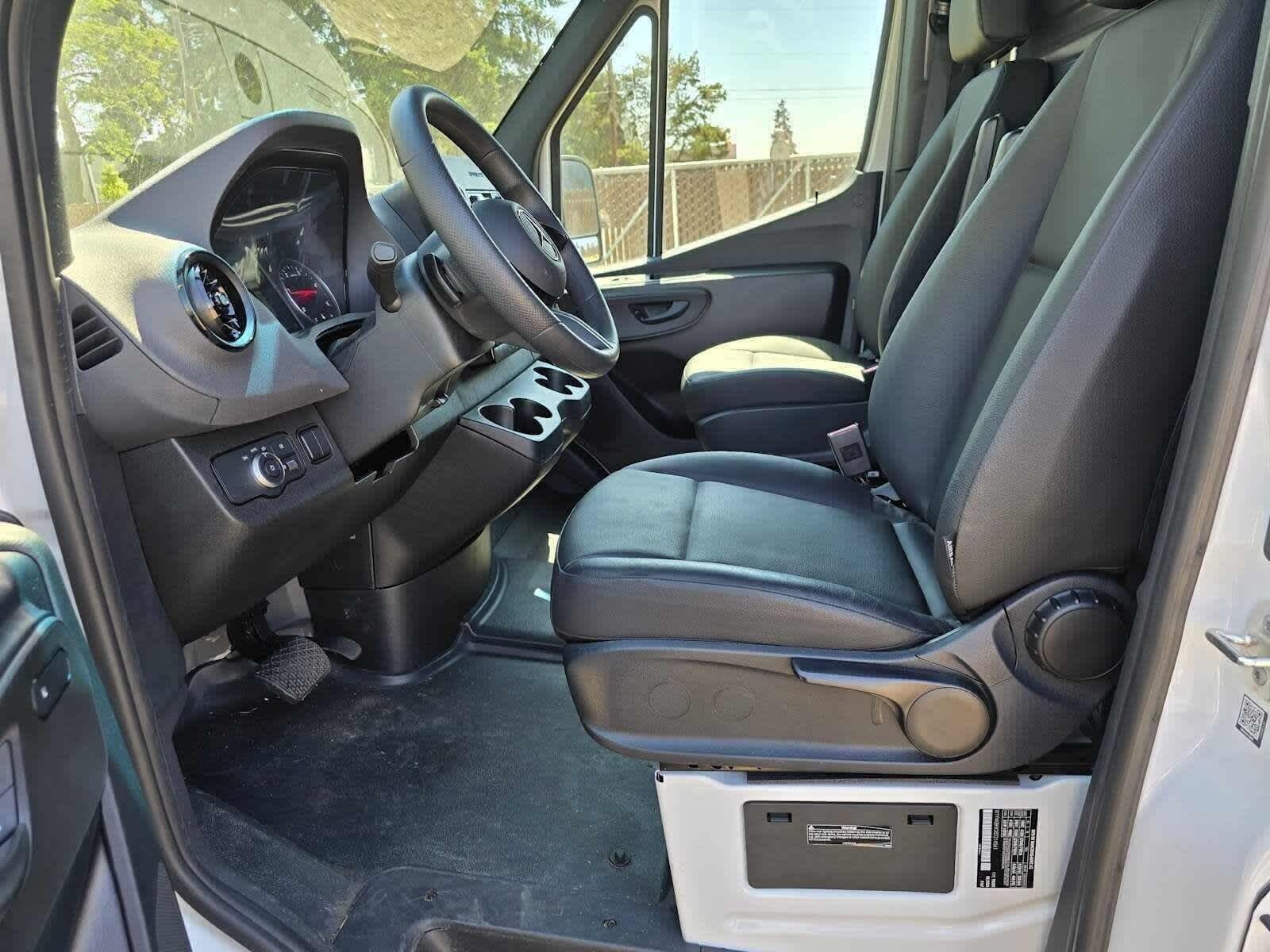 2025 Mercedes-Benz Sprinter Cargo Van 2500 Standard Roof I4 Diesel 144 RWD