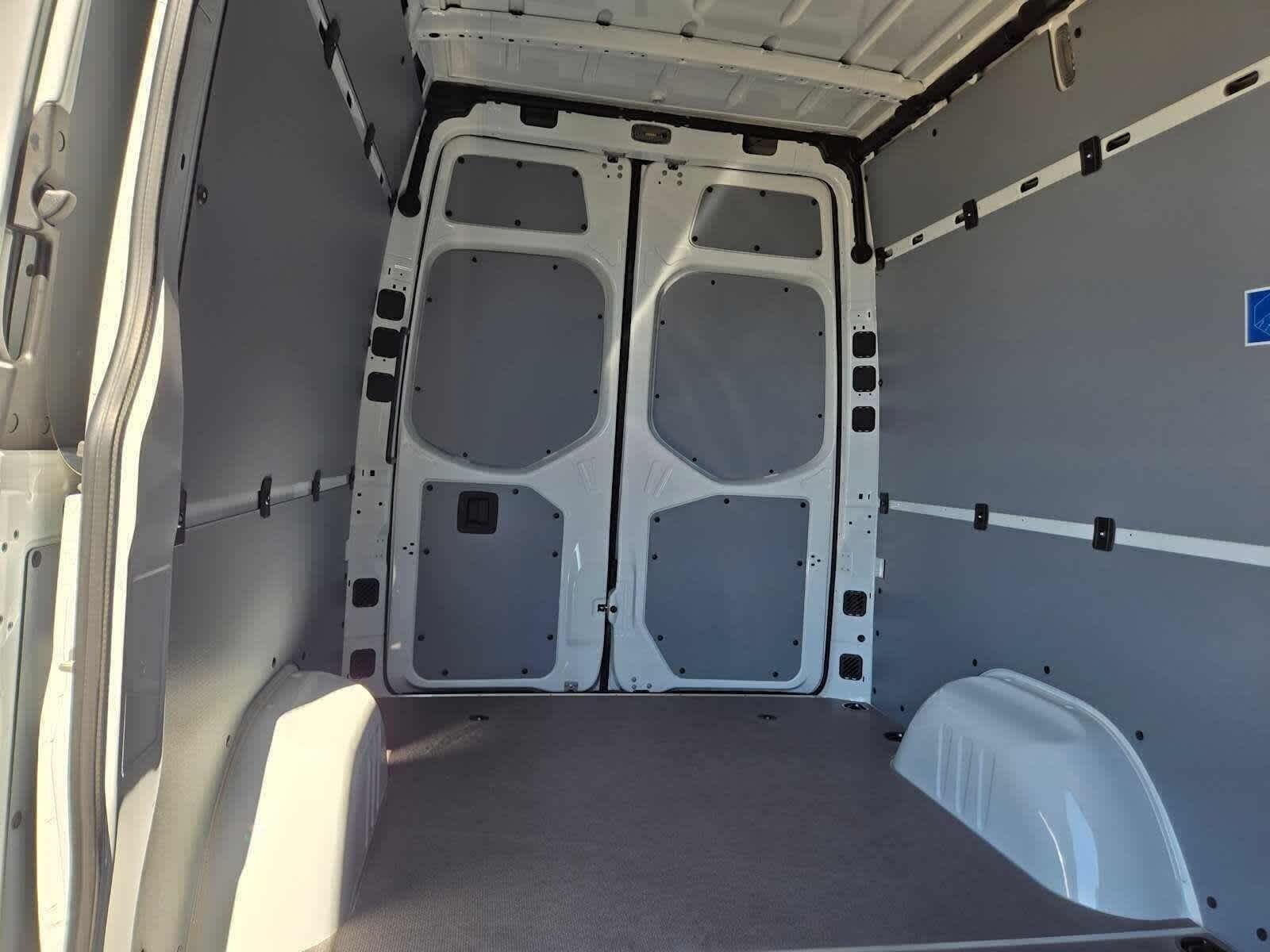 2026 Mercedes-Benz Sprinter 2500 Standard Roof I4 Diesel 144 RWD