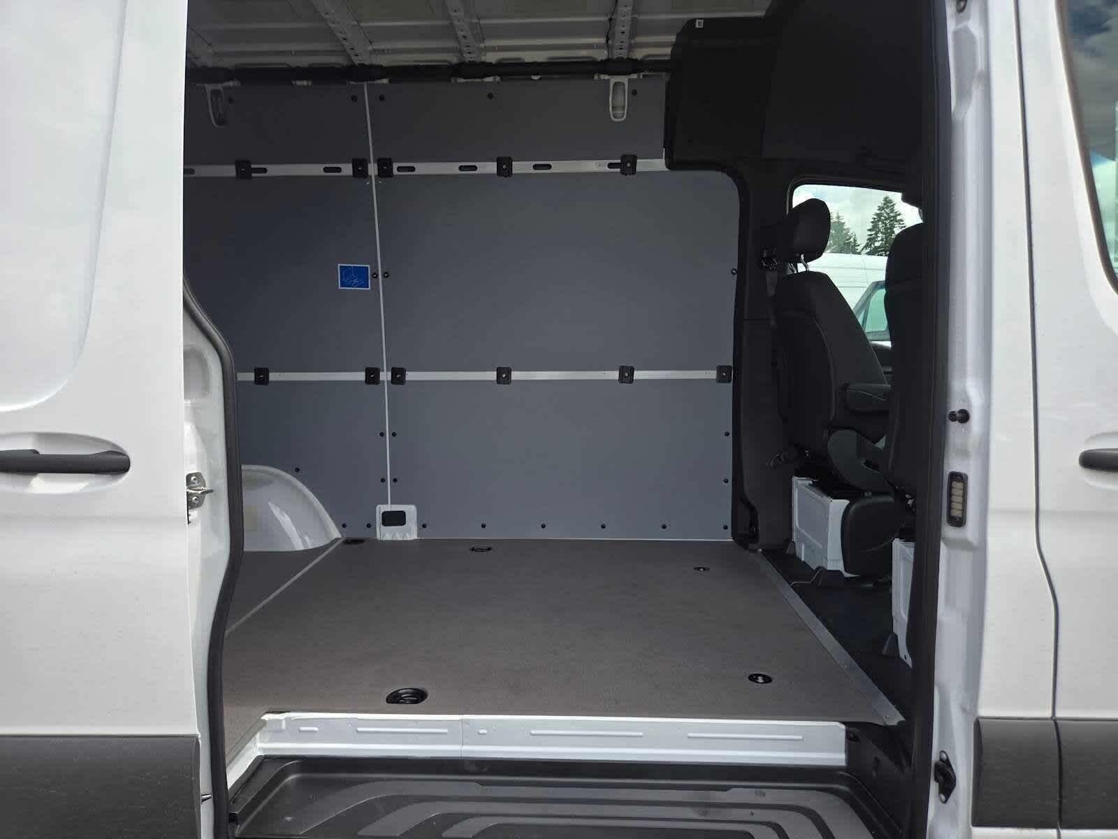 2026 Mercedes-Benz Sprinter 2500 Standard Roof I4 Diesel 144 RWD