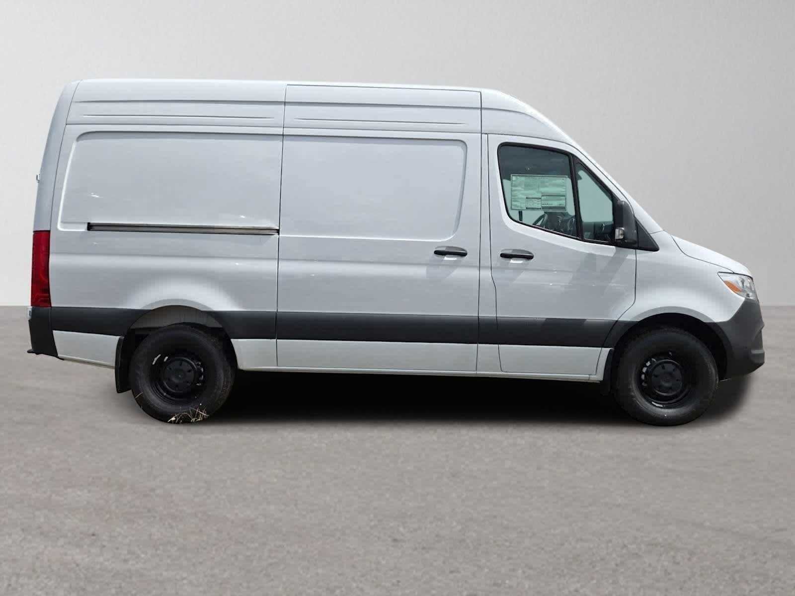 2026 Mercedes-Benz Sprinter 2500 Standard Roof I4 Diesel 144 RWD