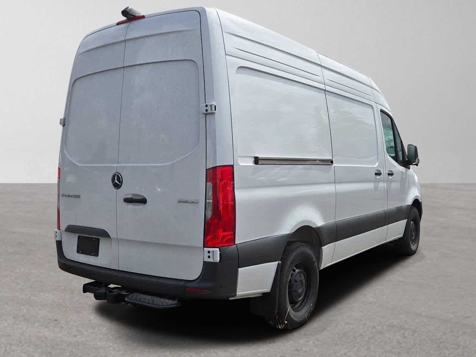 2026 Mercedes-Benz Sprinter 2500 Standard Roof I4 Diesel 144 RWD