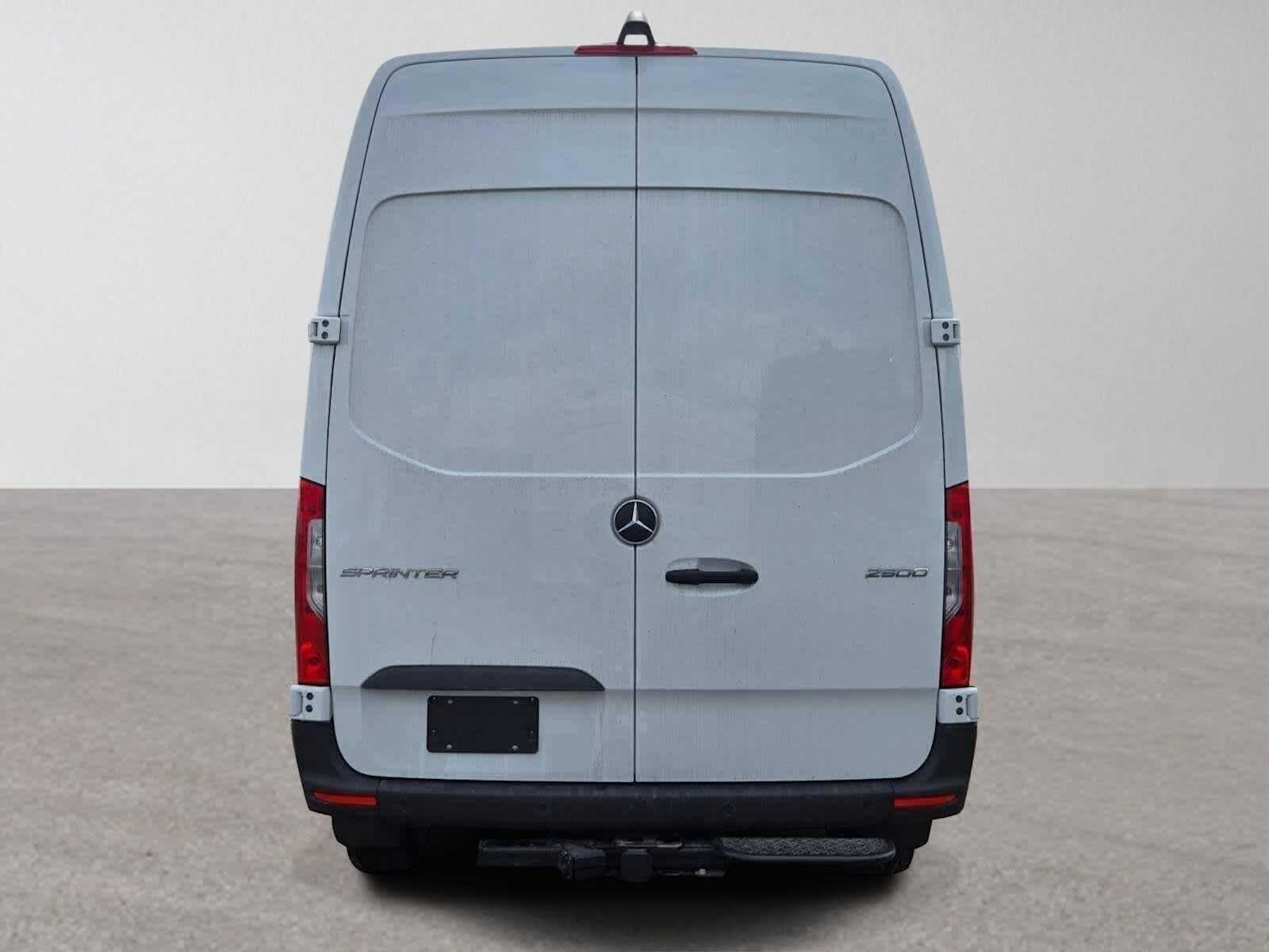 2026 Mercedes-Benz Sprinter 2500 Standard Roof I4 Diesel 144 RWD