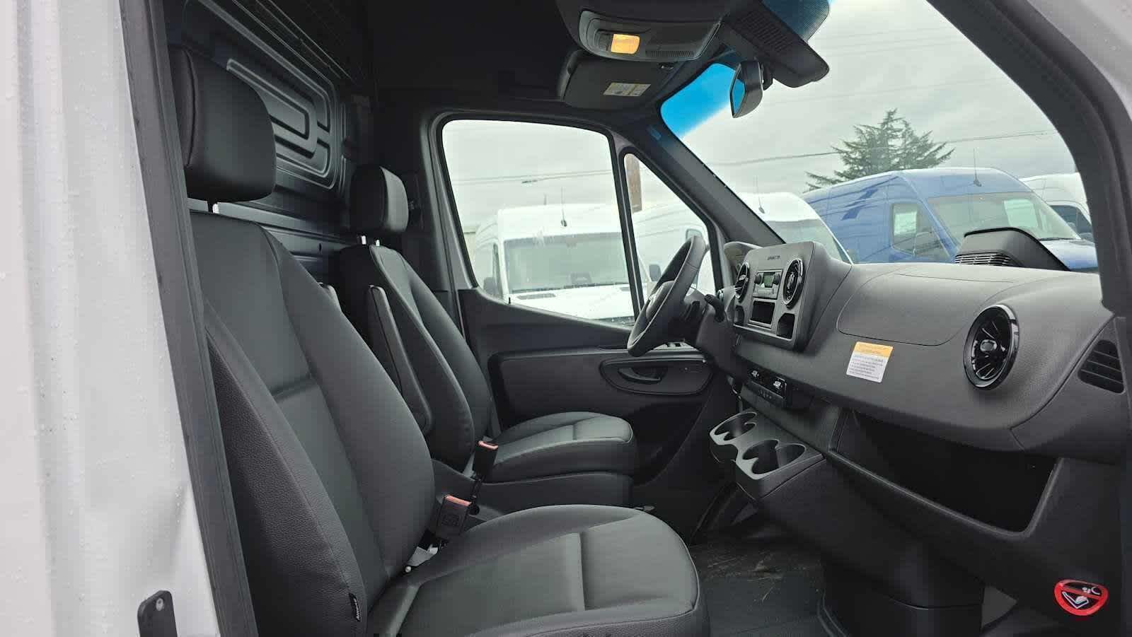 2025 Mercedes-Benz Sprinter 2500 Standard Roof I4 Diesel 144" RWD