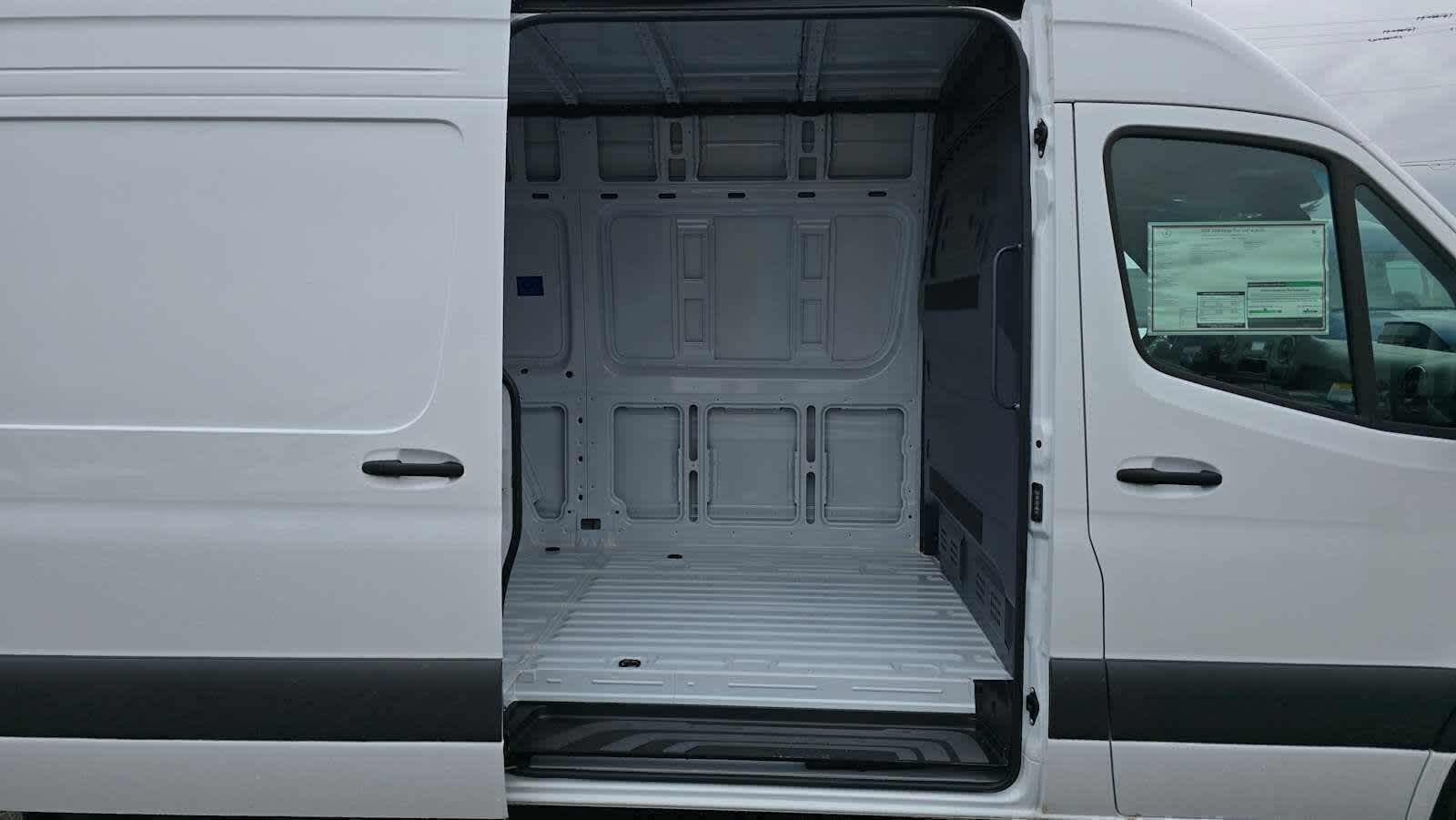 2025 Mercedes-Benz Sprinter 2500 Standard Roof I4 Diesel 144" RWD