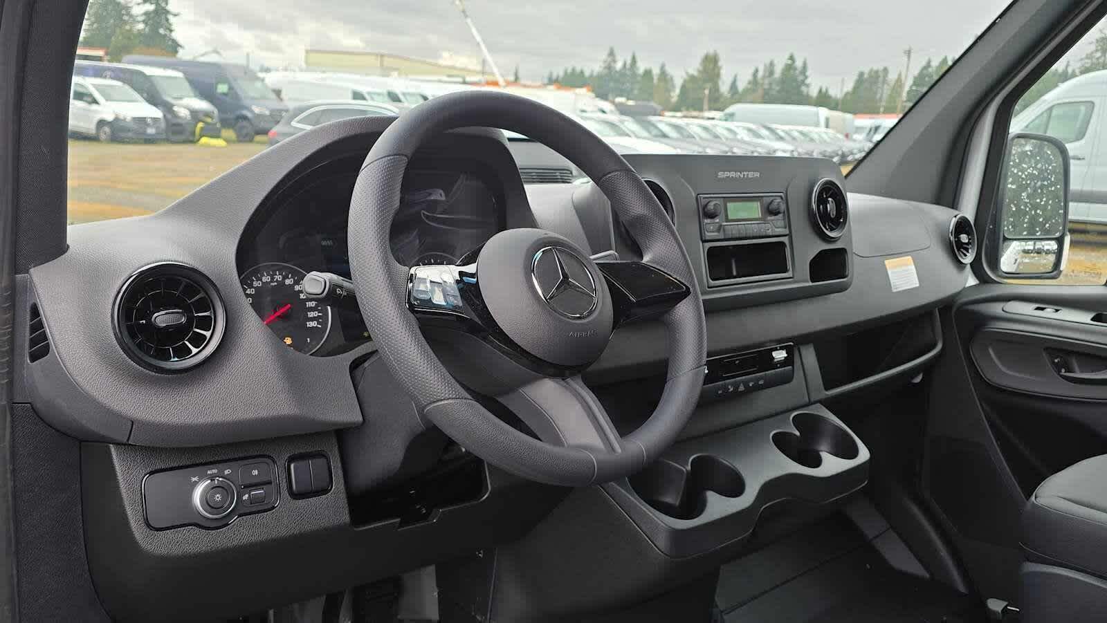 2025 Mercedes-Benz Sprinter 2500 Standard Roof I4 Diesel 144" RWD