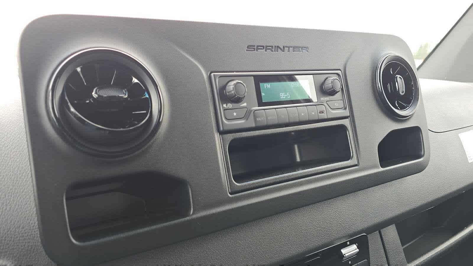 2025 Mercedes-Benz Sprinter 2500 Standard Roof I4 Diesel 144" RWD