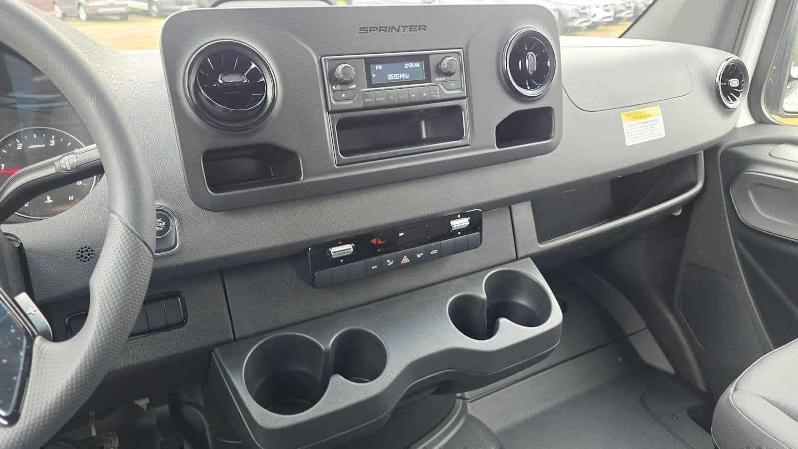 2025 Mercedes-Benz Sprinter 2500 Standard Roof I4 Diesel 144" RWD