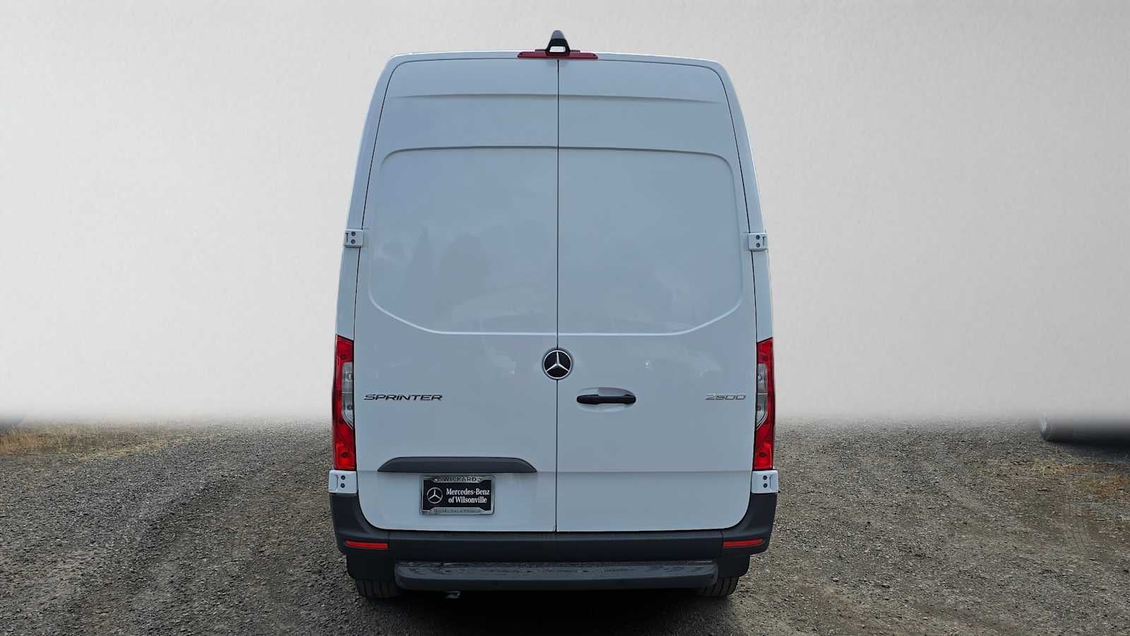 2026 Mercedes-Benz Sprinter 2500 Standard Roof I4 Diesel 144 RWD