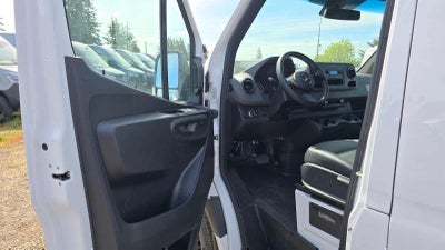 2025 Mercedes-Benz Sprinter Cargo Van 2500 Standard Roof I4 Diesel 144 RWD