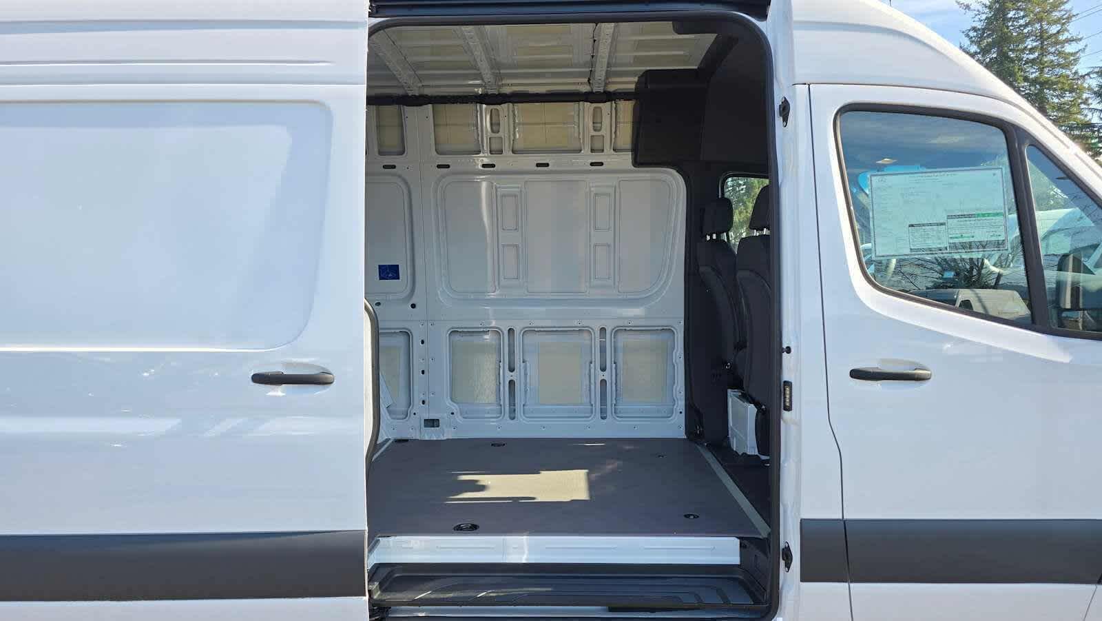 2025 Mercedes-Benz Sprinter Cargo Van 2500 Standard Roof I4 Diesel 144 RWD