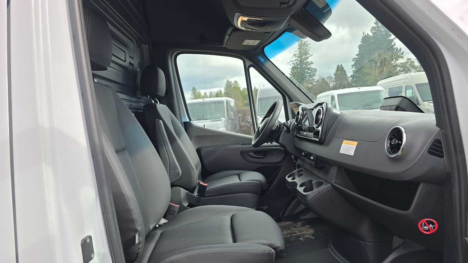 2025 Mercedes-Benz Sprinter Cargo Van 2500 Standard Roof I4 Diesel 144" RWD