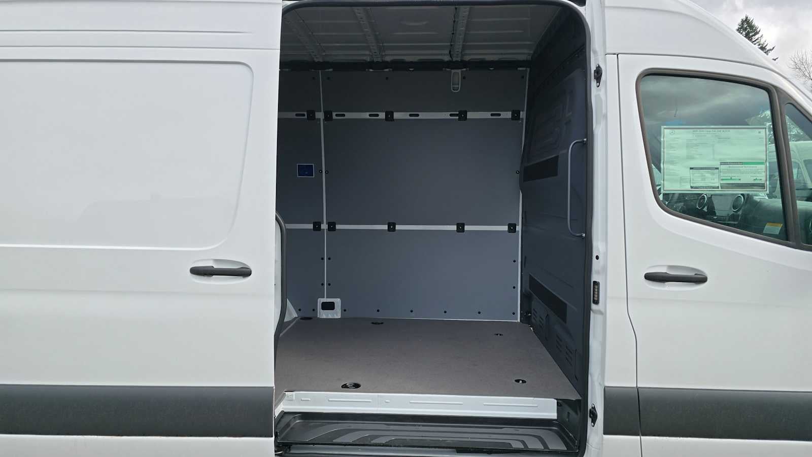 2025 Mercedes-Benz Sprinter Cargo Van 2500 Standard Roof I4 Diesel 144" RWD