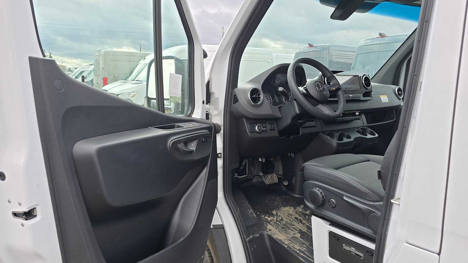 2025 Mercedes-Benz Sprinter Cargo Van 2500 Standard Roof I4 Diesel 144" RWD