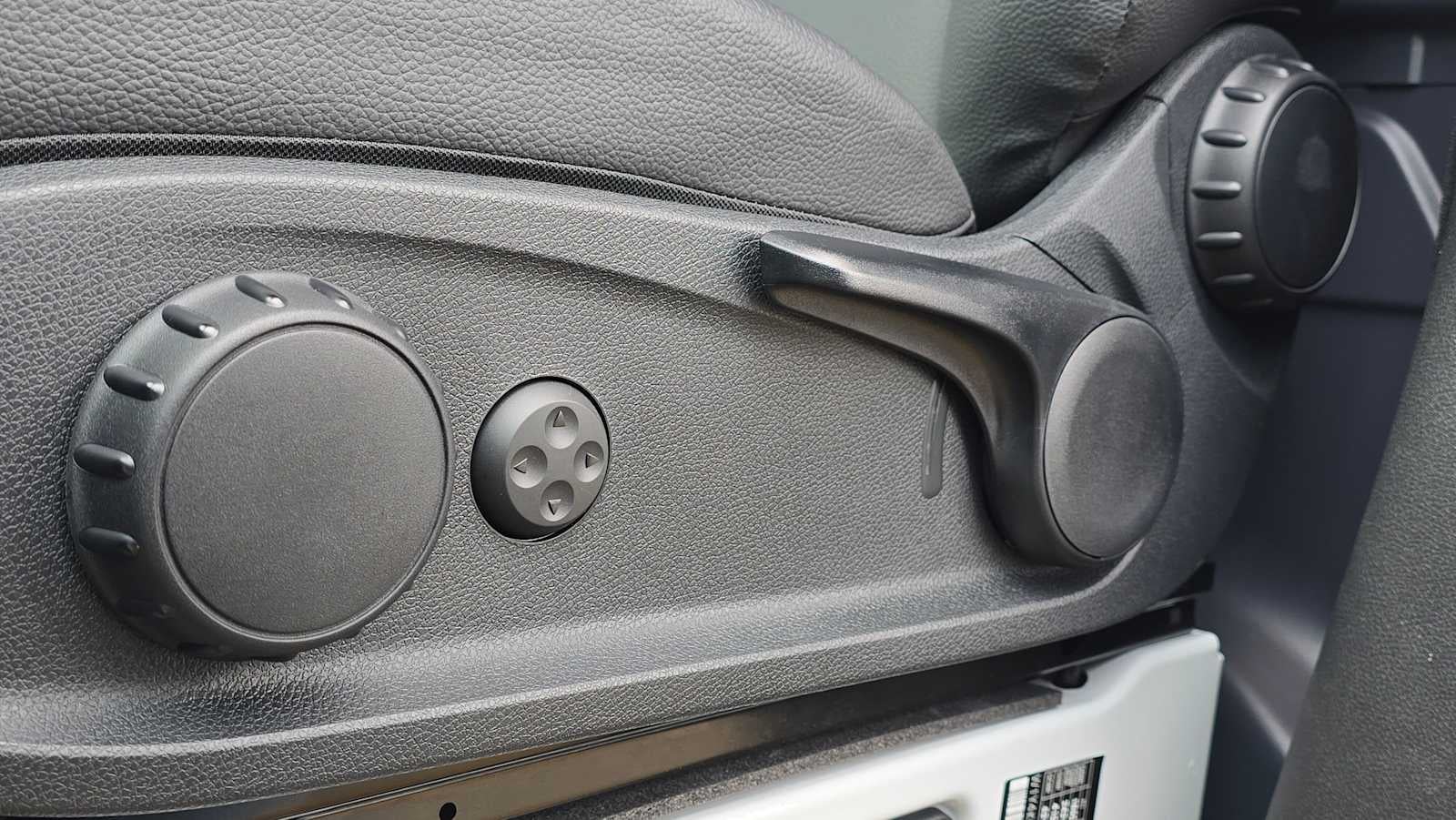 2025 Mercedes-Benz Sprinter Cargo Van 2500 Standard Roof I4 Diesel 144" RWD