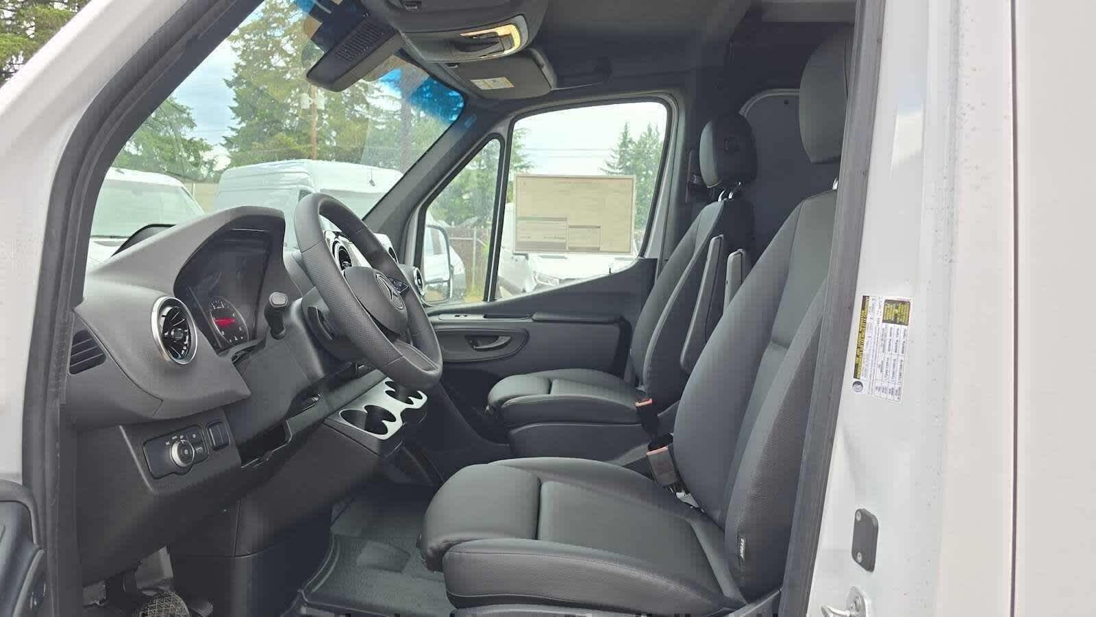 2026 Mercedes-Benz Sprinter 2500 Standard Roof I4 Diesel 144 RWD