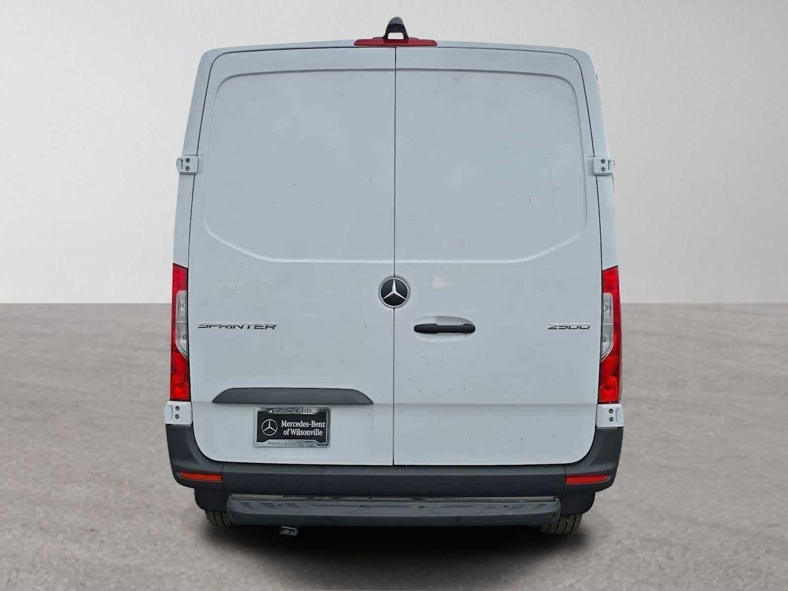 2026 Mercedes-Benz Sprinter 2500 Standard Roof I4 Diesel 144 RWD