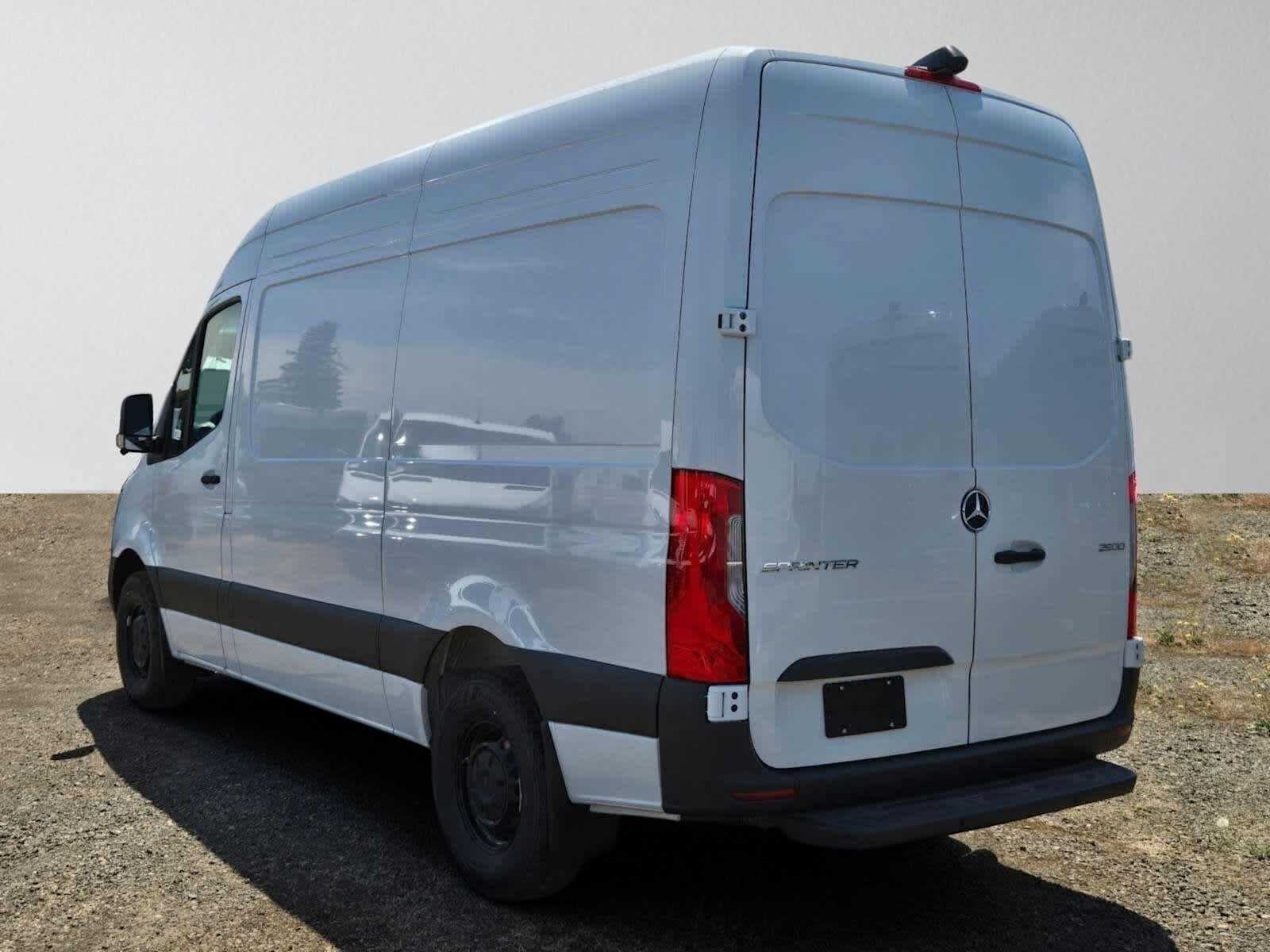 2026 Mercedes-Benz Sprinter 2500 Standard Roof I4 Diesel 144 RWD
