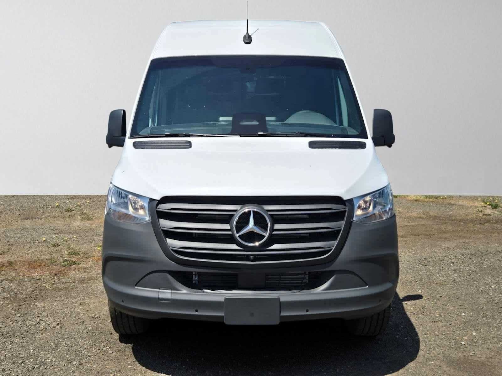 2026 Mercedes-Benz Sprinter 2500 Standard Roof I4 Diesel 144 RWD